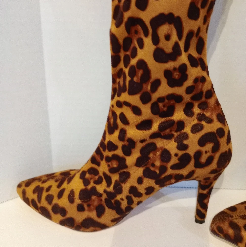 LEOPARD PRINT THIGH HIGH PULL ON BOOTS Sz. 37 EU / 6.5 or 7 US‎